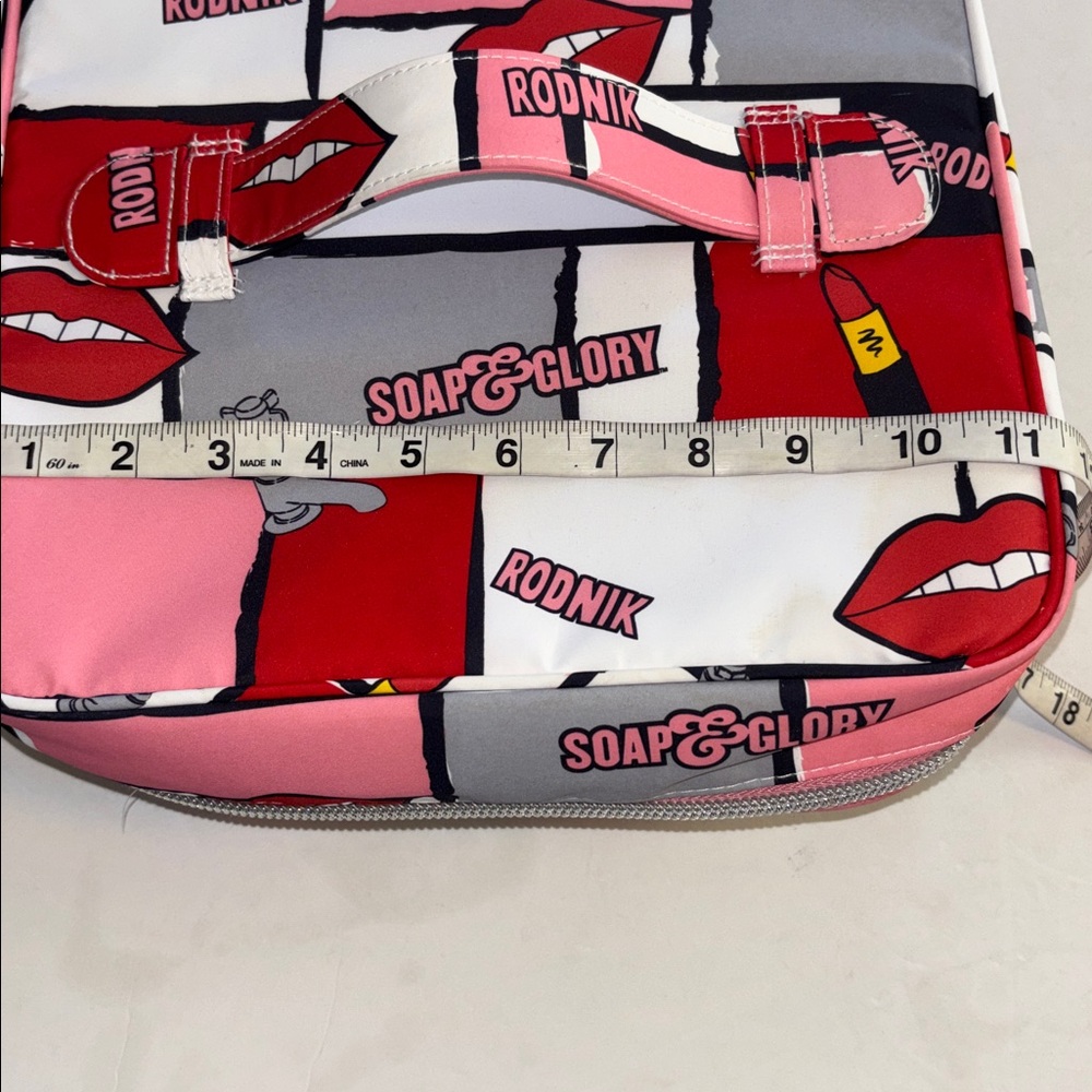 SOAP & GLORY NYLON VANITY CASE PINK RED WHITE BLACK LIPS DESIGN SILVER ZIPPER - Picture 11 of 13